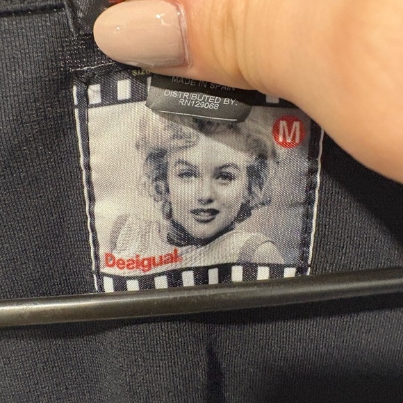 LIKE NEW- DESIGUAL MARILYN MONROE DRESS - Picture 4 of 5